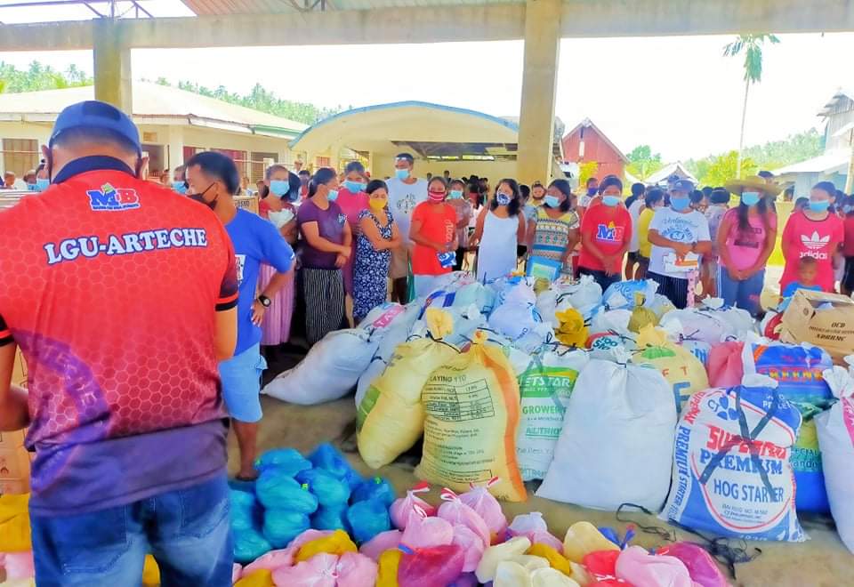 Arteche Relief Operations Team Distributes Food Packs to Typhoon Bising Victims